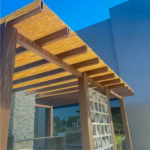 Esteira de bambu natural utilizada em pergolado